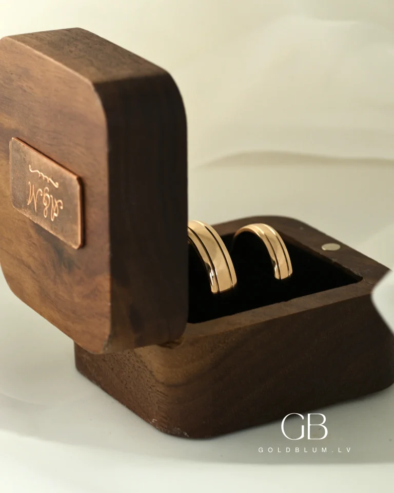 zelta laulības gredzeni