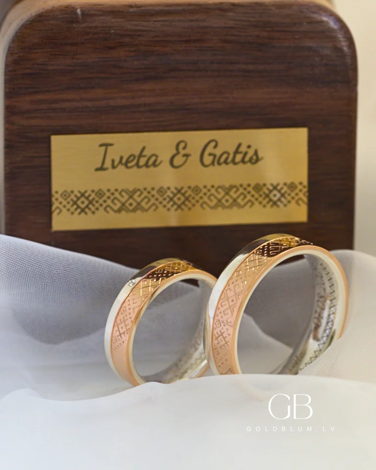 zelta laulības gredzeni ar gravējumu