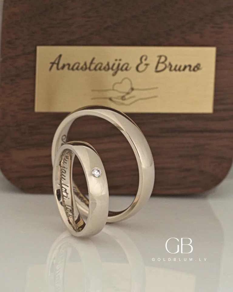 baltā zelta laulības gredzeni