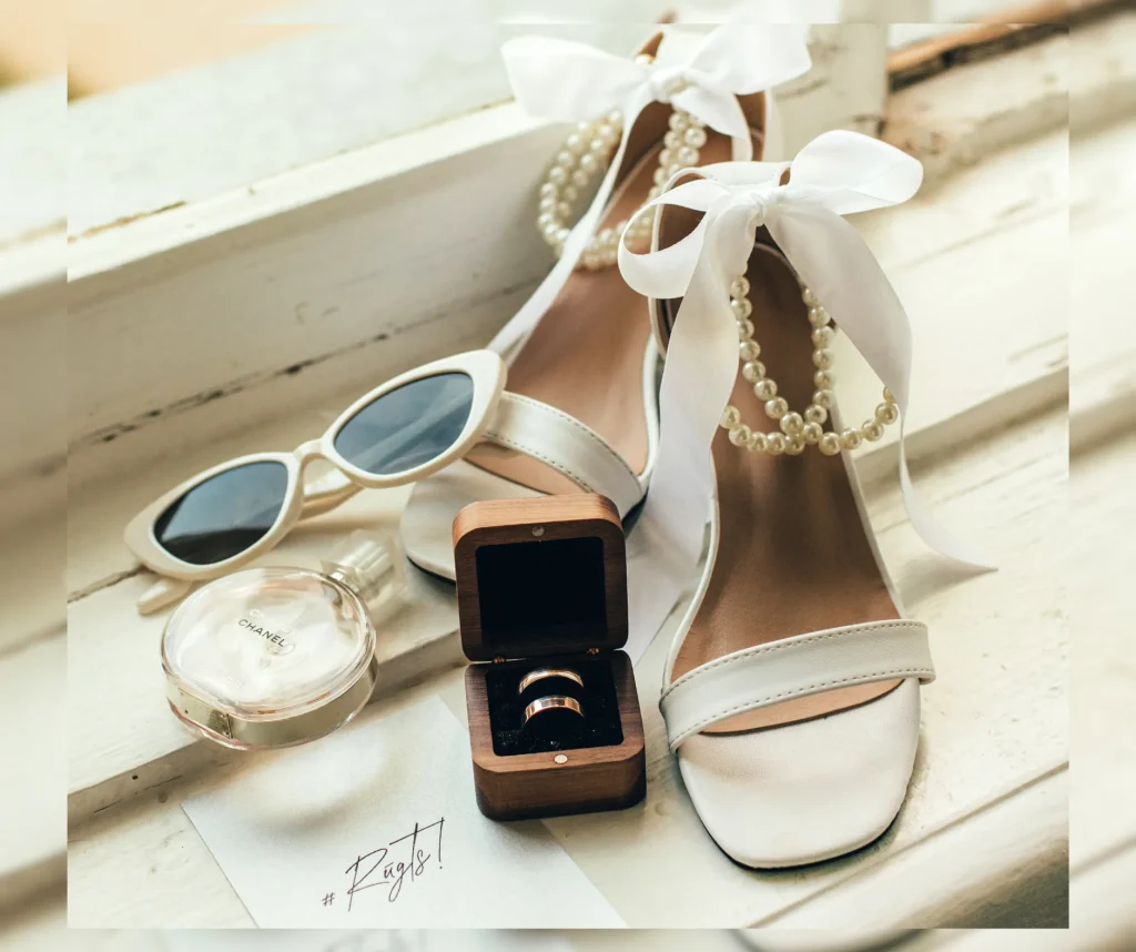 laulības gredzeni ar jūsu stāstu